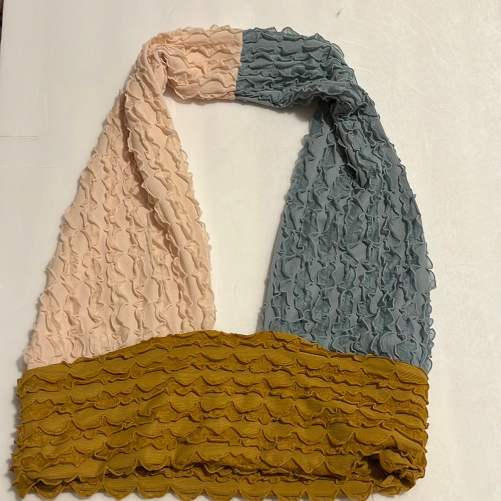 Cute beachy top!